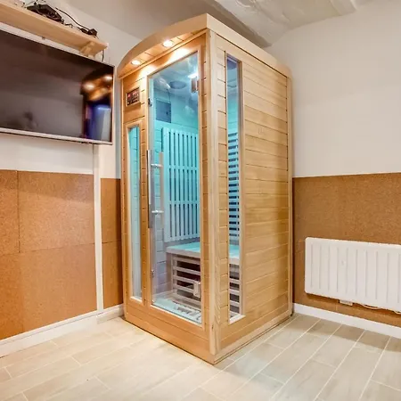 Flat For 4 Located In The Heart Of Paris Appartamento *