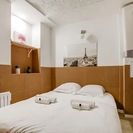 Flat For 4 Located In The Heart Of Paris Apartment